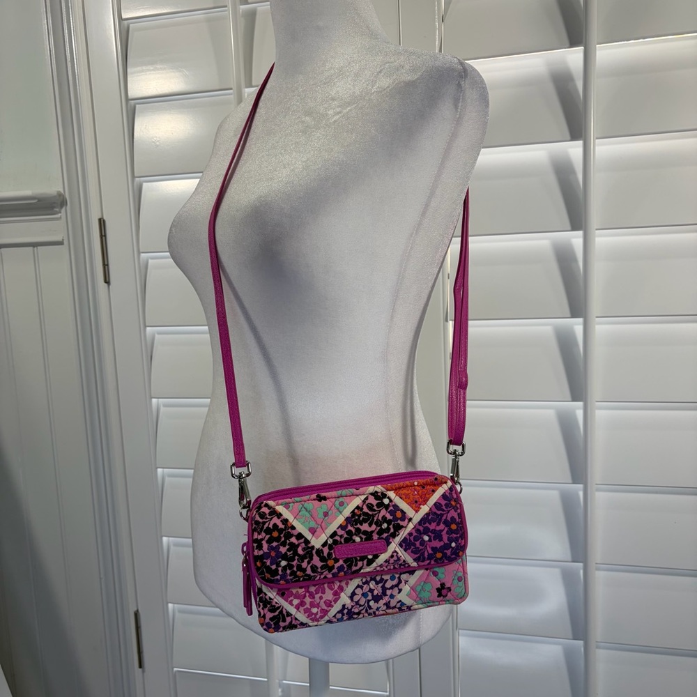 Vera Bradley RFID All in One Crossbody Bag - Picture 3 of 6